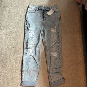 NWT Cello distressed mom jeans